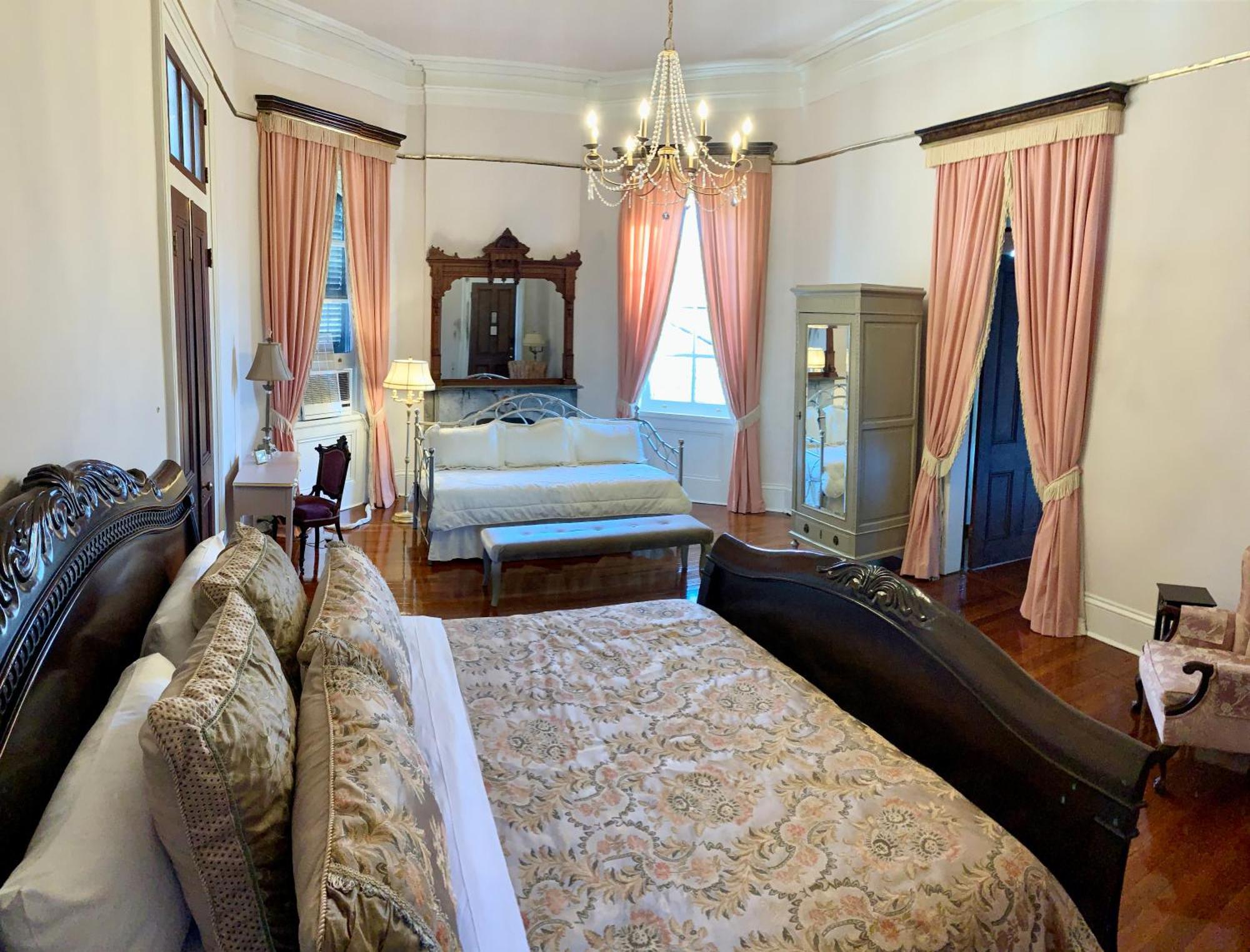 French Quarter Lanaux Mansion Bed And Breakfast Ню Орлиънс Стая снимка